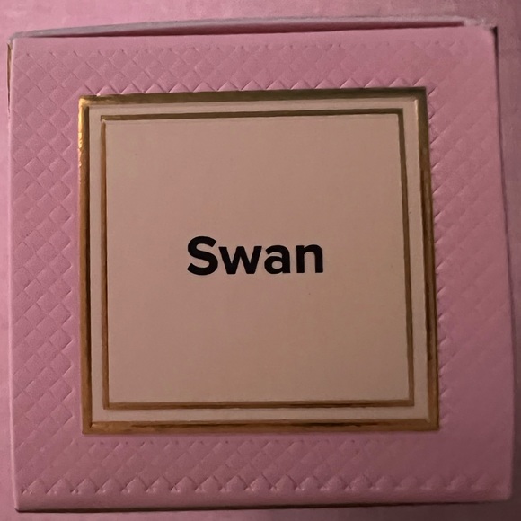 Too Faced “born this way” super coverage concealer - Picture 2 of 3